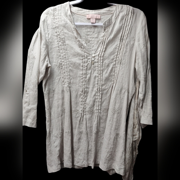 St. Tropez M Linen V Neck Blouse - Picture 2 of 4